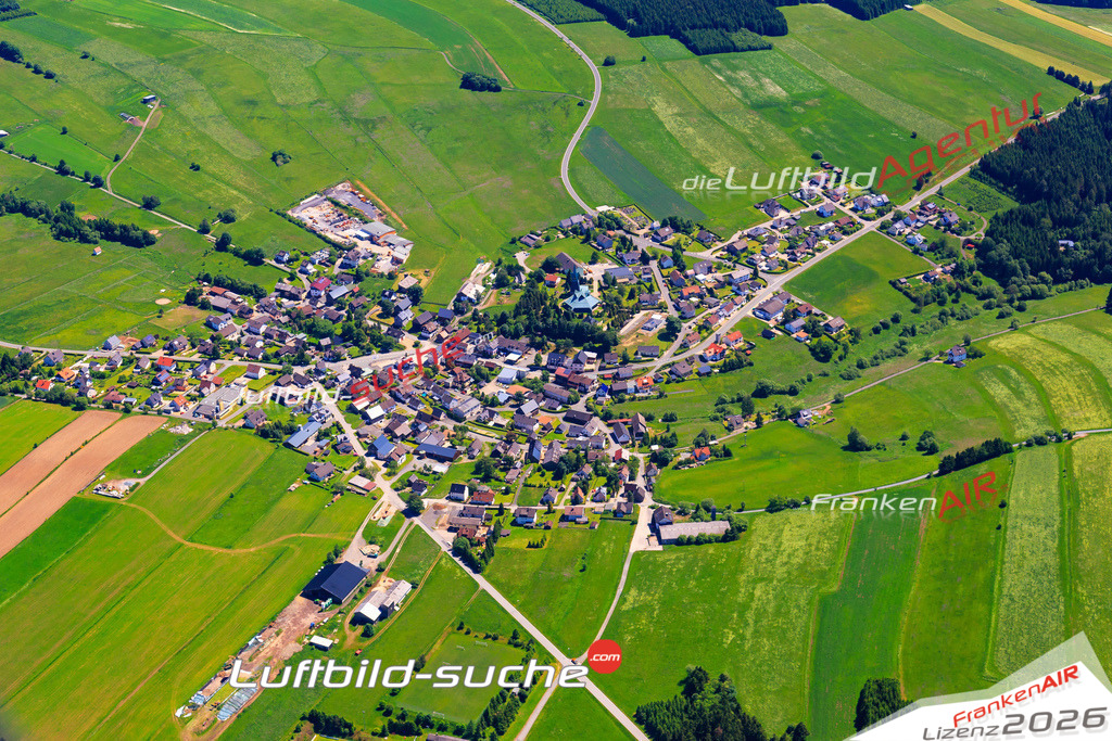 Die Luftaufnahme Buchbach - Steinbach-am-wald wurde vom UL-Flugzeug (keine Drohne) aus fotografiert.Hohe Druck- Auflösung-die Geschenkidee!