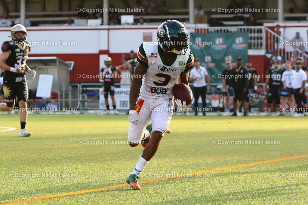 NH_KielBalticHurricanes_PaderbornDolphins_GFL_07092024 | #3 Isaiah Harres (Kiel Baltic Hurricanes)Football I Herren I Erima German Football League I Saison 2024 I 12. Spieltag I Kiel Baltic Hurruicanes - Paderborn Dolphins I 07.09.2024 I Kilia-Sportplätze