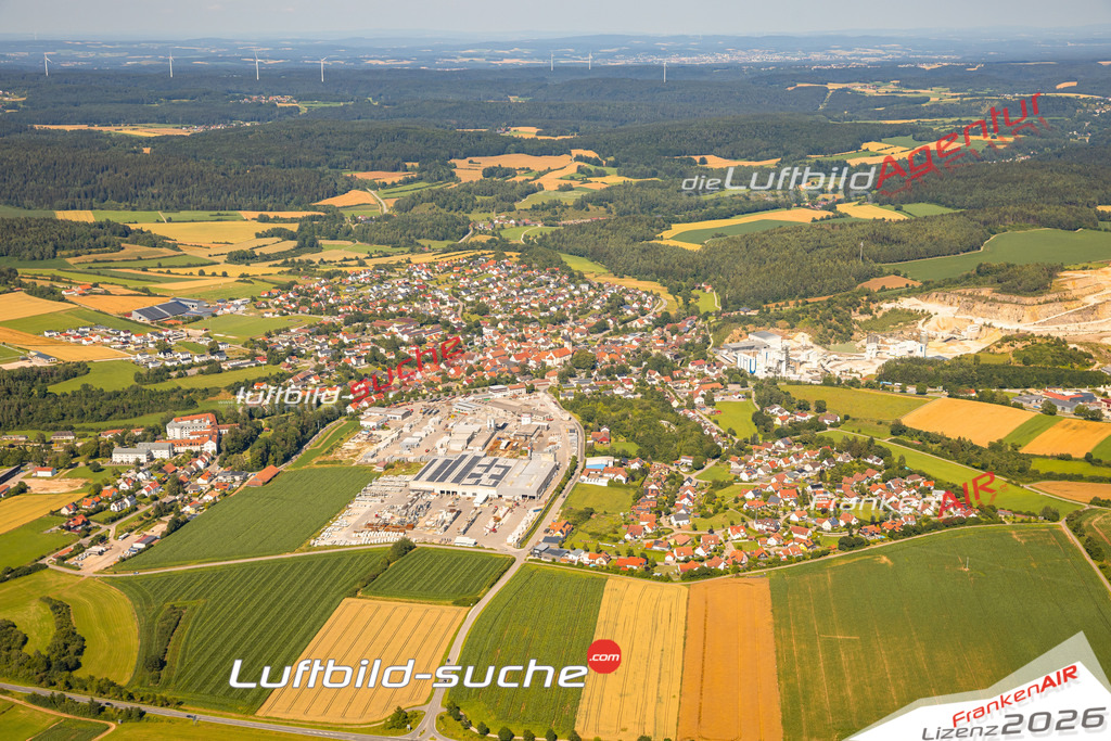 Das Luftbild zeigt :  Lauterhofen - Die Luftaufnahme wurde 2024 vom UL-Flugzeug aus erstellt ( keine Drohne ) - Hochauflösende Luftaufnahme - Für grossformatige Ausdrucke geeignet. Die Geschenkidee !Mit Lizenz und Bildrechte bestellbar