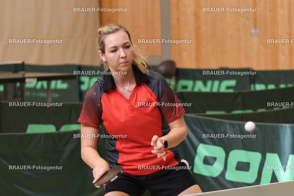 097_KFC_20230815_0001.JPG -  - KFC Uerdingen vs SF Baumberg - Oberliga Niederrhein | Krefeld, Deutschland, 03.09.23:   

Anrather TK RW Damen  - Weischer

waehrend des Spiels der der NRW Liga zwischen Anrather TK RW Damen  vs 1. TTC SG Dülken in der Kicker-Halle Willich-Anrath   am 03. September  2023 in Willich Anrath. 

(Foto von Michael Adler / Brauer-Fotoagentur)

