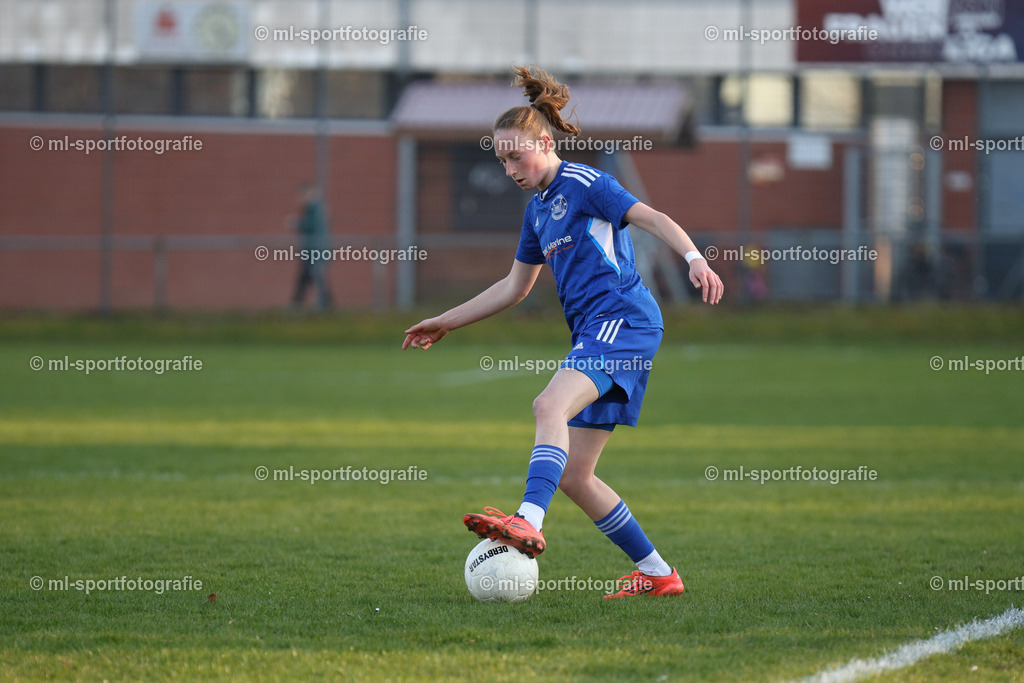 Fußball I Frauen I Saison 2025/2026 I Oberliga Schleswig-Holstein I 14. Spieltag I Merkur Hademarschen - SSC Hagen Ahrensburg | ml-sportfotografie - Realisiert mit Pictrs.com