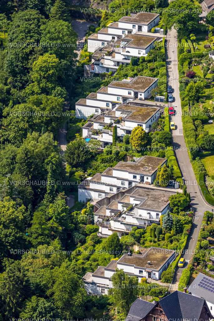 Velbert250600725Langenberg-2 | Luftbild, Flachdach-Terrassenhäuser im Wald an der Benderstraße, Oberbonsfeld, Velbert, Ruhrgebiet, Nordrhein-Westfalen, Deutschland