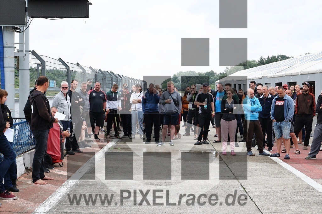social-20240604_33499 | Schöne Erinnerungen an spannende Momente - das festzuhalten ist unser Job. PIXELrace.de ist seit 2003 auf den Rennstrecken Europas unterwegs um die Action draußen beim Fahren und die wunderbare Stimmung imm Fahrerlager für euch einzufangen.