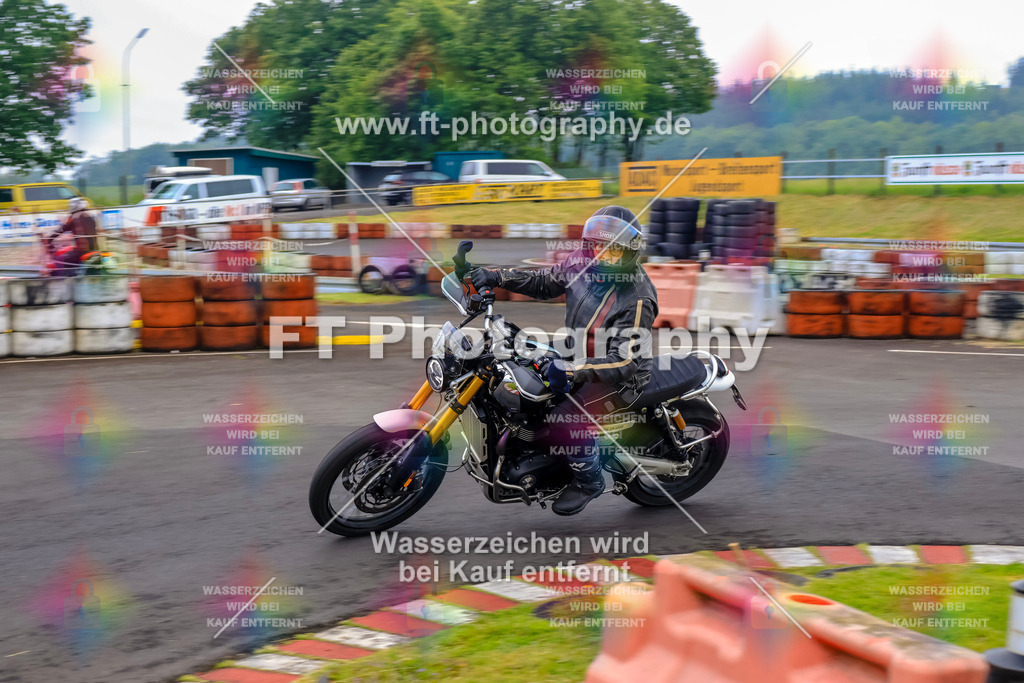 OBK-5317 | Hier findet Ihr Bilder von Touristenfahrten auf der Nürburgring Nordschleife oder von anderen Veranstaltungen die ich besucht habe. Viel Spass beim Durch Schauen 