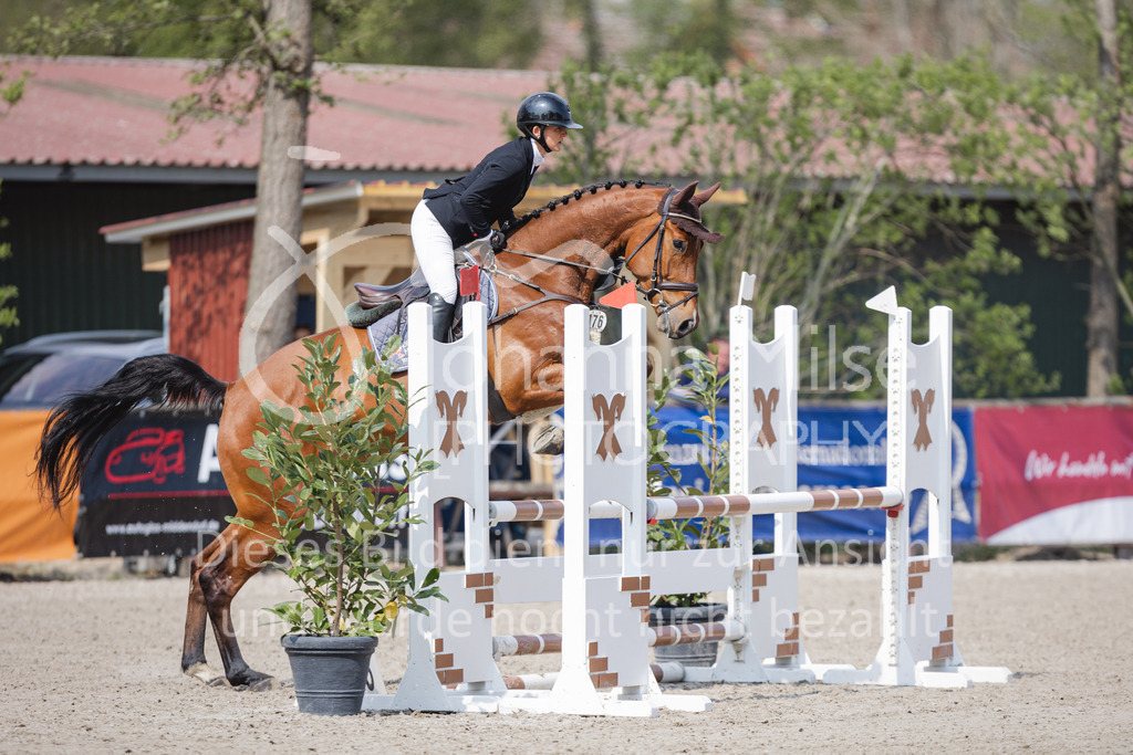 220426_Mühlen_SprPfA2-248 | Late Entry Mühlen
26.04.2022
02 Springpferde-A** 4-6j