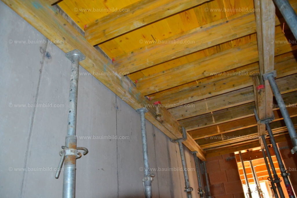 bib-lg04-betonarbeiten-0269 | Nach LV-Leistungsgruppen sortierte Detailfotos über den Bau eines Hauses. Alle Hausbau-Bilder direkt vom Urheber und Autor der Website Haus-Selber-Bauen.com
