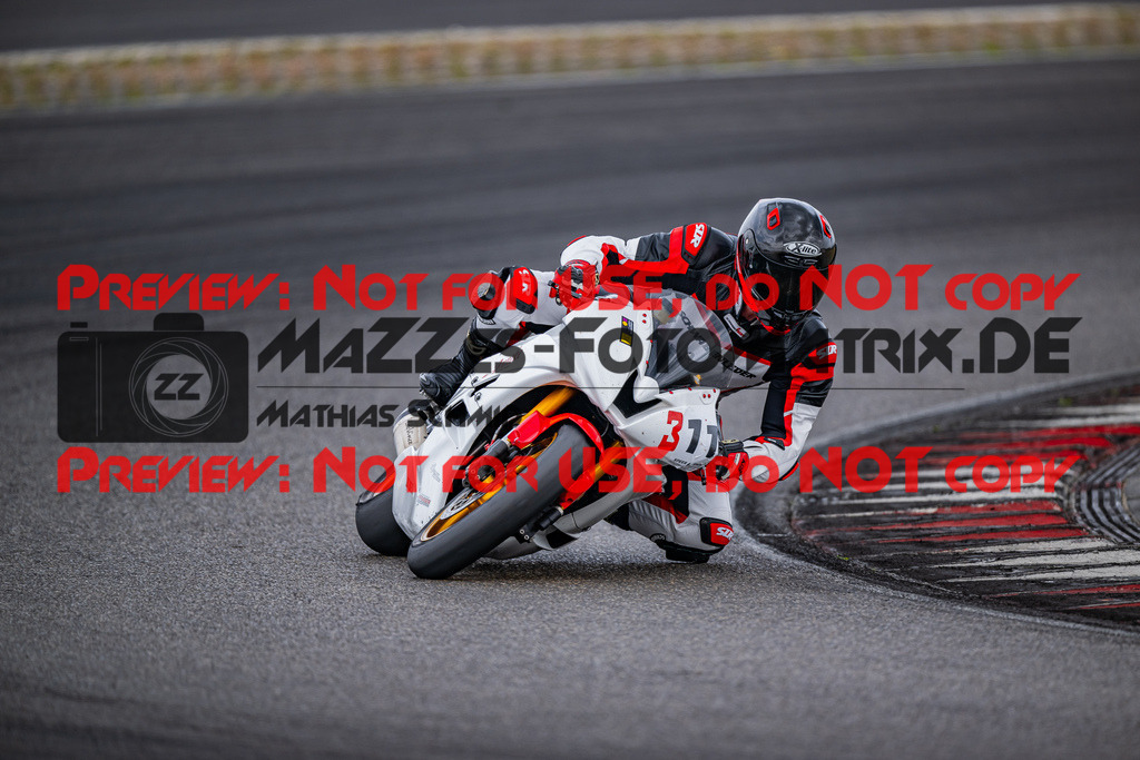 MaZZes_FotoMatrix_230719_3446 | GELB