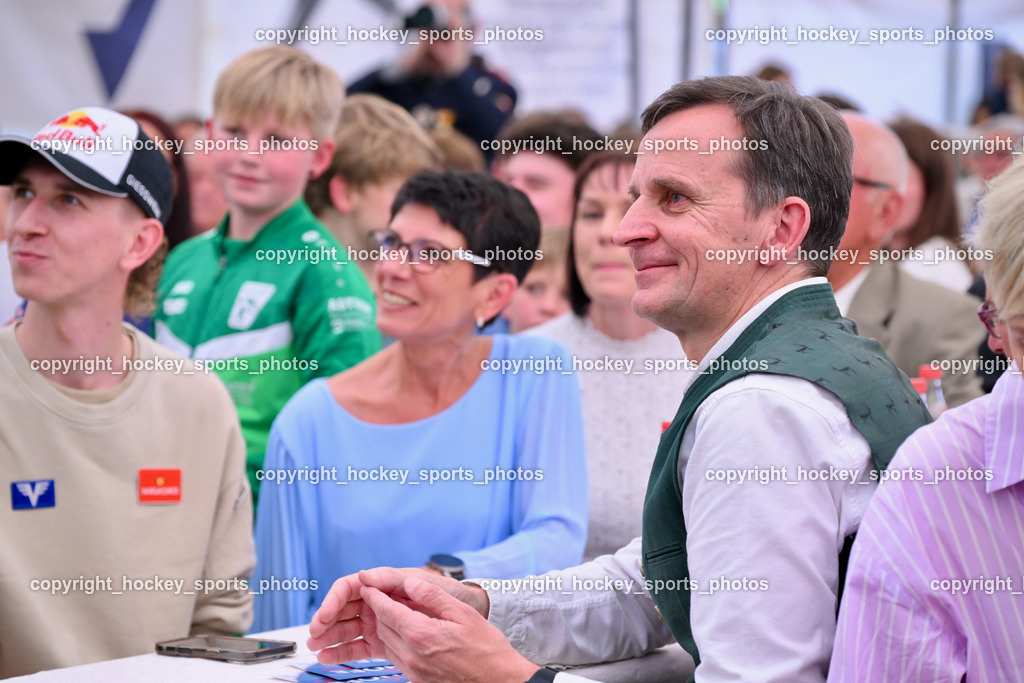 Empfang Daniel Tschofenig | Einzug Daniel Tschofenig, Mama Monika Tschofenig, Papa Gerhard Tschofenig, Empfang Daniel Tschofenig, Empfang Daniel Tschofenig am 10.05.2025 in Hohenthurn (Mehrzweckhaus Hohenthuurn), Austria, (Photo by Bernd Stefan)