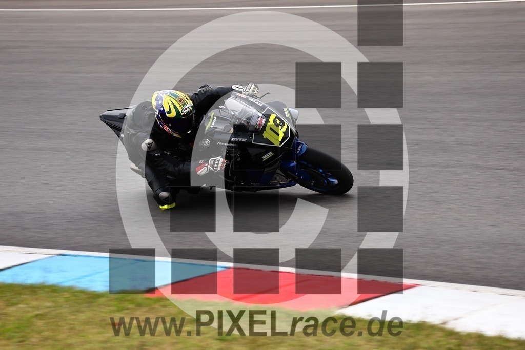 0109-20250829_05003 | Schöne Erinnerungen an spannende Momente - das festzuhalten ist unser Job. PIXELrace.de ist seit 2003 auf den Rennstrecken Europas unterwegs um die Action draußen beim Fahren und die wunderbare Stimmung imm Fahrerlager für euch einzufangen.