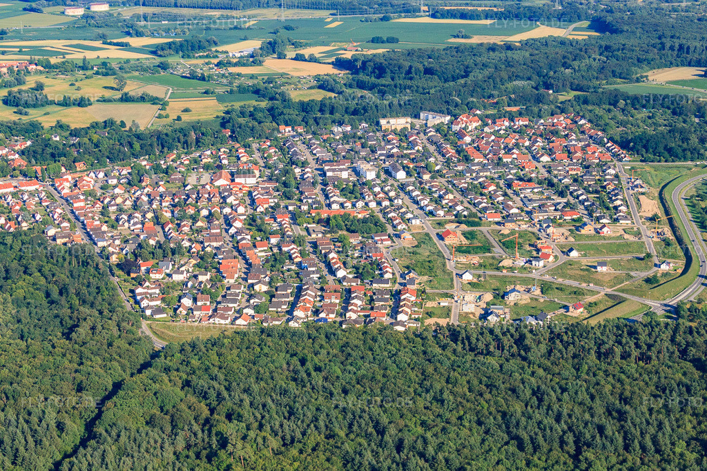 Luftbild: Neubaugebiet Vogelring von Norden in Jockgrim im Bundesland Rheinland-Pfalz in Deutschland. Foto: IMG_42578.jpg vom 27.06.2011 durch Werner Riehm/FLY-FOTO.de