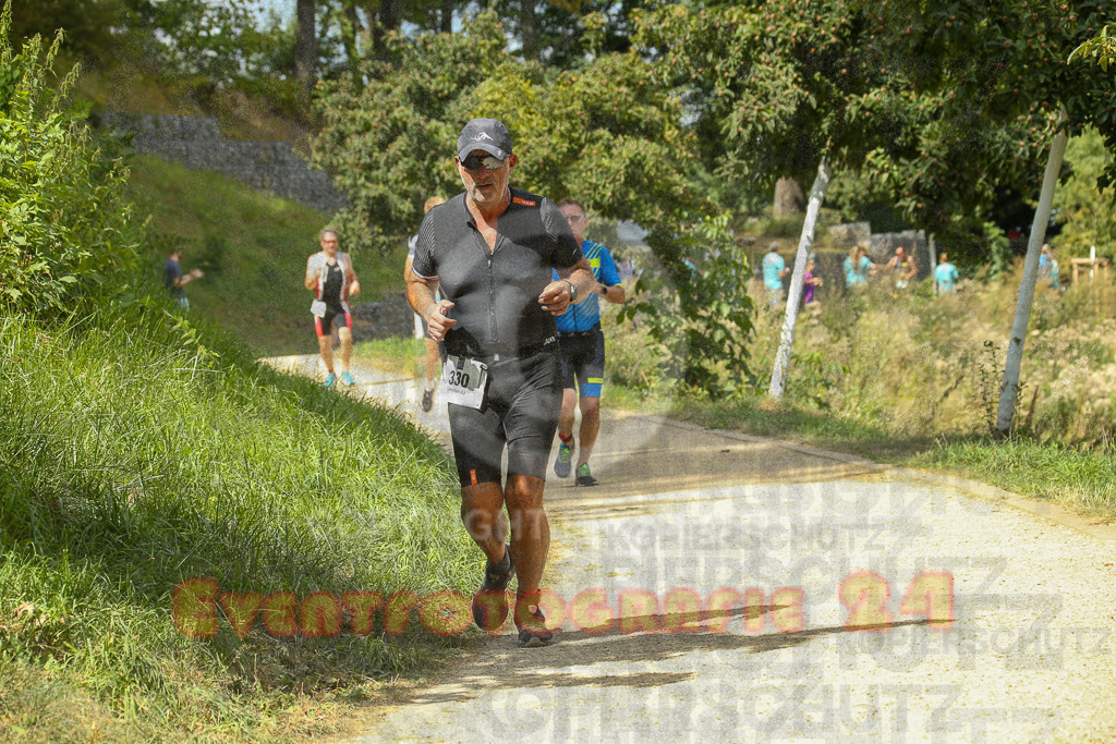 250824_1338_EX1_3060 | Sportfotografie im Rhein-Sieg Kreis, Köln, Bonn, NRW, Rheinland Pfalz, Hessen, etc. Unser Tätigkeitsfeld umfasst den Laufsport vom Volkslauf über den Marathon, Duathlon, Triathon bis zum Ultralauf wie Kölnpfad Ultra oder Schindertrail.