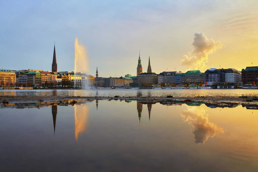 10240402 - Abendlicht an der Binnenalster | Wunderschöne Lichtstimmung abends an der Binnenalster.