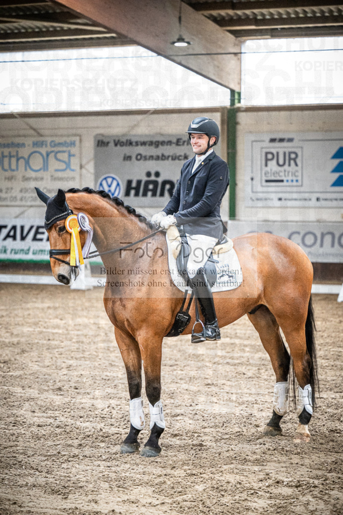 DOS_0020 | Entdecke hochwertige Reitturnierfotos von Foto Oger. Professionell, emotional und authentisch – jetzt Lieblingsmomente im Shop bestellen.Deutschlandweite Turnierfotografie. - Realisiert mit Pictrs.com
