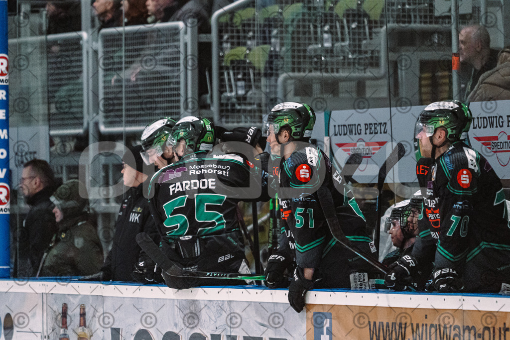 Alligators_vs_Peiting_04_01_2026-050 | Höchstadt Alligators Fotogalerie: Eishockey-Action aus Franken. Professionelle Spielfotos, Portraits & Stadionbilder zum Download. Jetzt entdecken! - Realisiert mit Pictrs.com