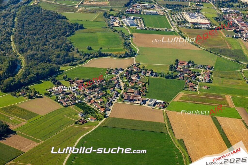Das Luftbild zeigt : Schiltorn Plattling - Die Luftaufnahme wurde 2023 vom UL-Flugzeug aus erstellt ( keine Drohne ) - Hochauflösende Luftaufnahme - Für grossformatige Ausdrucke geeignet. Die Geschenkidee !Mit Lizenz und Bildrechte bestellbar
