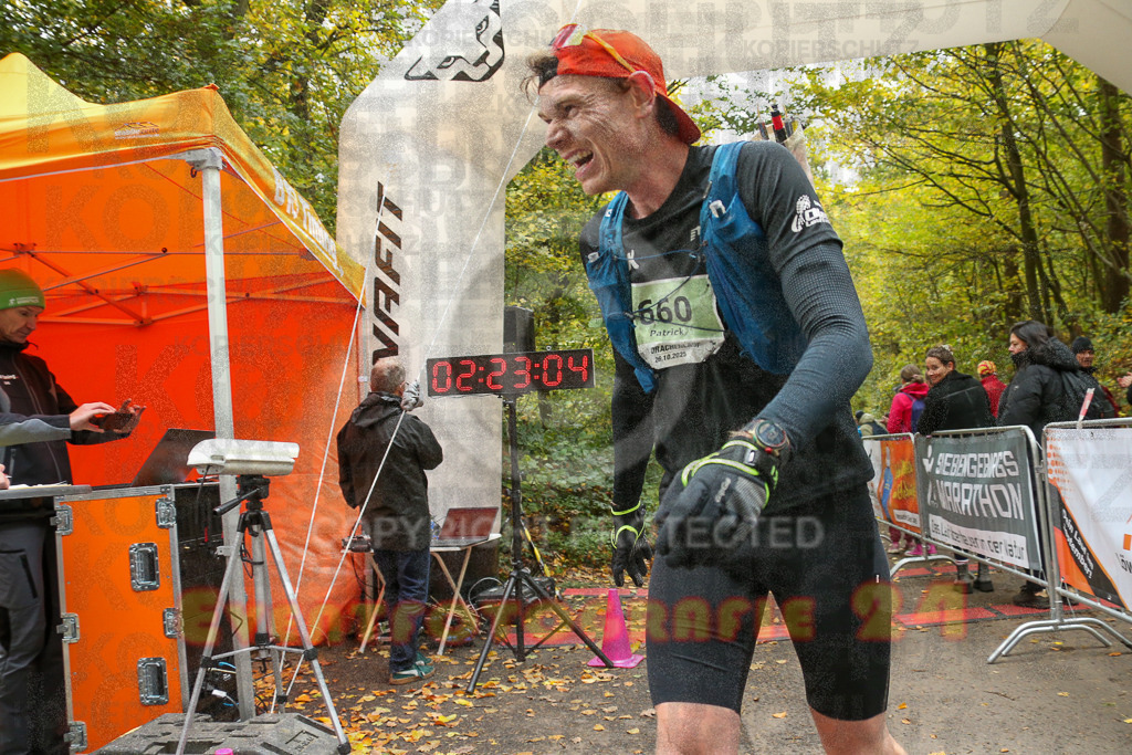251026_1224_EX1_0308 | Sportfotografie im Rhein-Sieg Kreis, Köln, Bonn, NRW, Rheinland Pfalz, Hessen, etc. Unser Tätigkeitsfeld umfasst den Laufsport vom Volkslauf über den Marathon, Duathlon, Triathon bis zum Ultralauf wie Kölnpfad Ultra oder Schindertrail.