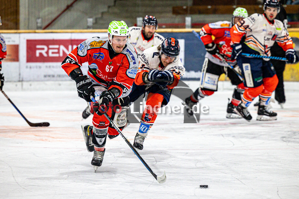 TSV Peißenberg Miners vs ESC Kempten SHARKS | Eishockey Bayernliga Vorbereitung 2024/2025, TSV Peißenberg Miners vs ESC Kempten SHARKS, 20241004,Maximilian MALZATZKI (Miners 67) in Aktion,2024-10-04 in Peißenberg (Eisstadion)Maximilian MALZATZKI (Miners 67)Copyright: WolfgangxLindner