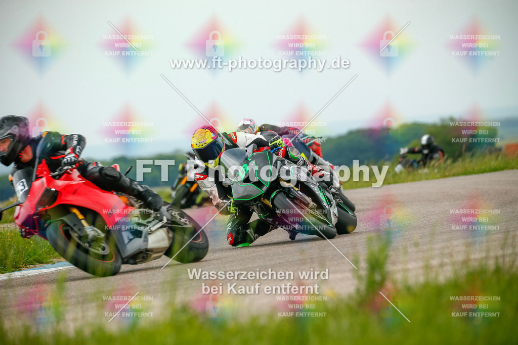 _MOT2109 | Hier findet Ihr Bilder von Touristenfahrten auf der Nürburgring Nordschleife oder von anderen Veranstaltungen die ich besucht habe. Viel Spass beim Durch Schauen 