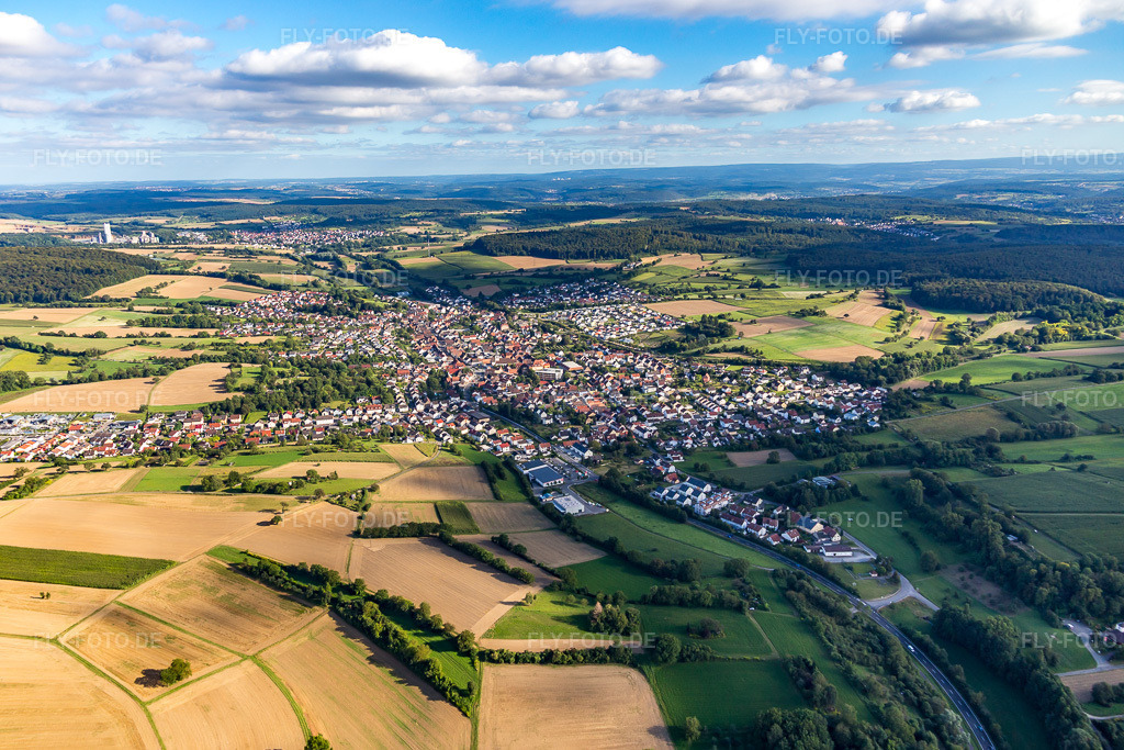 Luftbild: Ortsansicht von Nordwesten im Ortsteil Jöhlingen in Walzbachtal im Bundesland Baden-Württemberg in Deutschland. Foto: IMG_093408.jpg vom 22.08.2016 durch Werner Riehm/FLY-FOTO.de