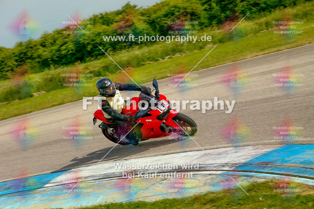 _MOT1110 | Hier findet Ihr Bilder von Touristenfahrten auf der Nürburgring Nordschleife oder von anderen Veranstaltungen die ich besucht habe. Viel Spass beim Durch Schauen 