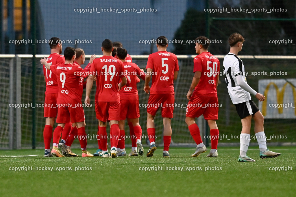 SV Spittal 1921 vs. SC St. Veit  | Jubel SC St. Veit Mannschaft, SV Spittal 1921 vs. SC St. Veit , SV Spittal 1921 vs. SC St. Veit  am 04.10.2024 in Spittal an der Drau (Goldeck Stadion), Austria, (Photo by Bernd Stefan)
