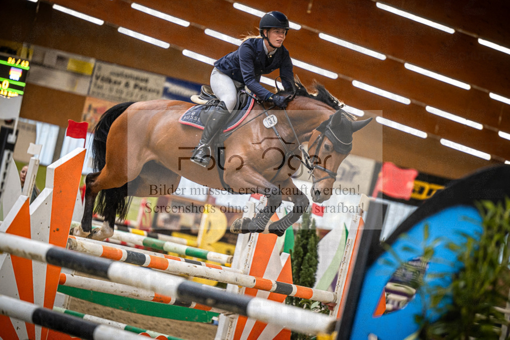 DOS_1562 | Entdecke hochwertige Reitturnierfotos von Foto Oger. Professionell, emotional und authentisch – jetzt Lieblingsmomente im Shop bestellen.Deutschlandweite Turnierfotografie. - Realisiert mit Pictrs.com