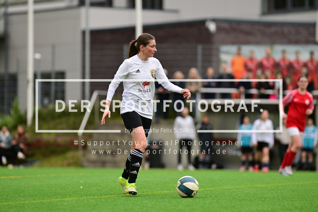 Fußball I Frauen I Saison 2025-2026 I Bezirksliga I 21. Spieltag I Harburger TB - Rahlstedter SC I 165795 | Der Sportfotograf. - Realisiert mit Pictrs.com