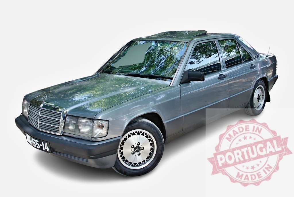Mercedes-Benz 190E with sunroof reflecting trees is parked on white background | Gray Mercedes-Benz 190E sedan with sunroof reflecting trees is parked on white background - Realized with Pictrs.com