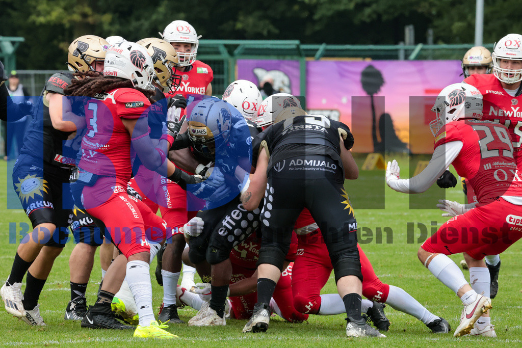 GFL: Paderborn Dolphins vs. New Yorker Lions{date} -  | {headline}(Foto: Sebastian Sendlak / BOND) - Realisiert mit Pictrs.com