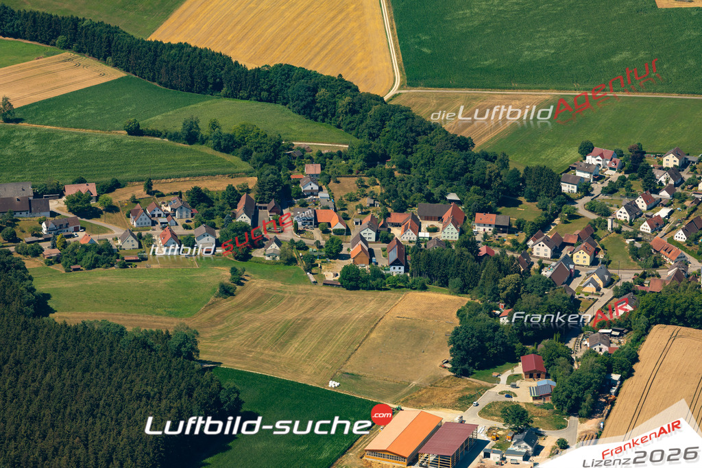 Die Luftaufnahme Lauterbrunn - Heretsried wurde 2022 vom Flugzeug aus (keine Drohne) erstellt. Hohe Auflösung -für große Poster und Wandbilder geeignet - Garantiert!