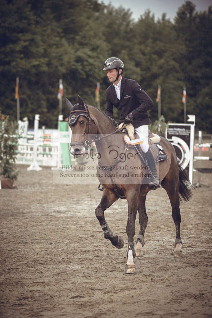 20240530-DOS_5232 | Entdecke hochwertige Reitturnierfotos von Foto Oger. Professionell, emotional und authentisch – jetzt Lieblingsmomente im Shop bestellen.Deutschlandweite Turnierfotografie. - Realisiert mit Pictrs.com