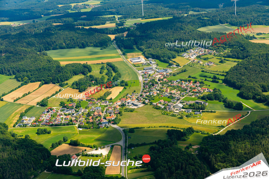 Das Luftbild zeigt : Schwend Birgland - Die Luftaufnahme wurde 2024 vom UL-Flugzeug aus erstellt ( keine Drohne ) - Hochauflösende Luftaufnahme - Für grossformatige Ausdrucke geeignet. Die Geschenkidee !Mit Lizenz und Bildrechte bestellbar