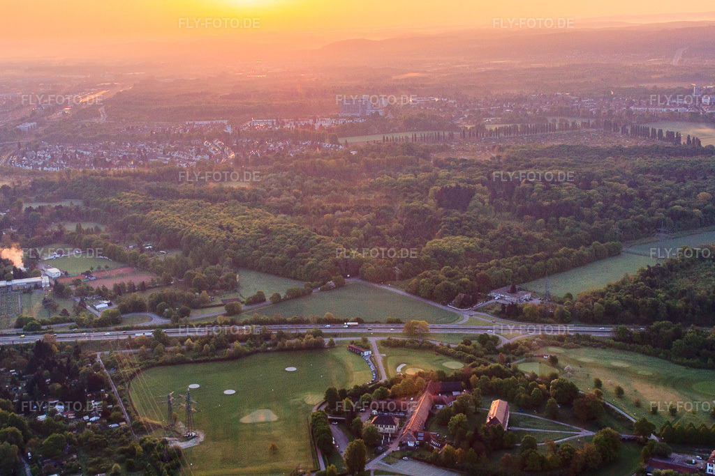 Luftbild: Im Weiherwald aus Westen im Ortsteil Beiertheim-Bulach in Karlsruhe im Bundesland Baden-Württemberg in Deutschland. Foto: IMG_56882.jpg vom 08.05.2013 durch Werner Riehm/FLY-FOTO.deAuflösung des Originals: 4494 x 2996 px