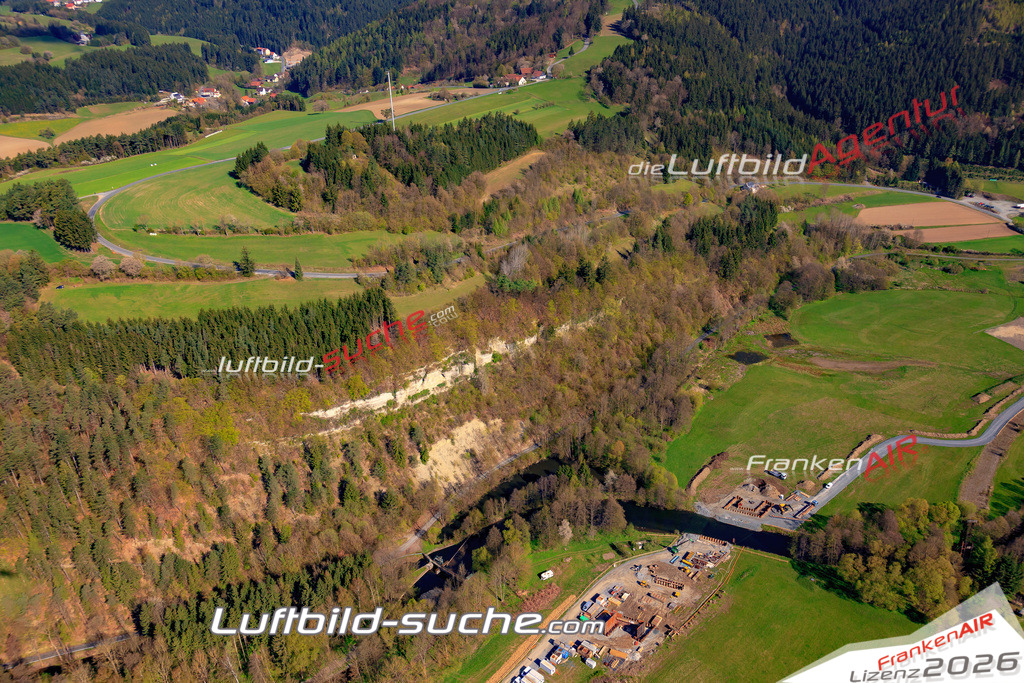 Die Luftaufnahme der Stadt Zeyern wurde 2017 vom Flugzeug heraus erstellt ( keine Drohne )- hohe Auflösung für beste Qualität