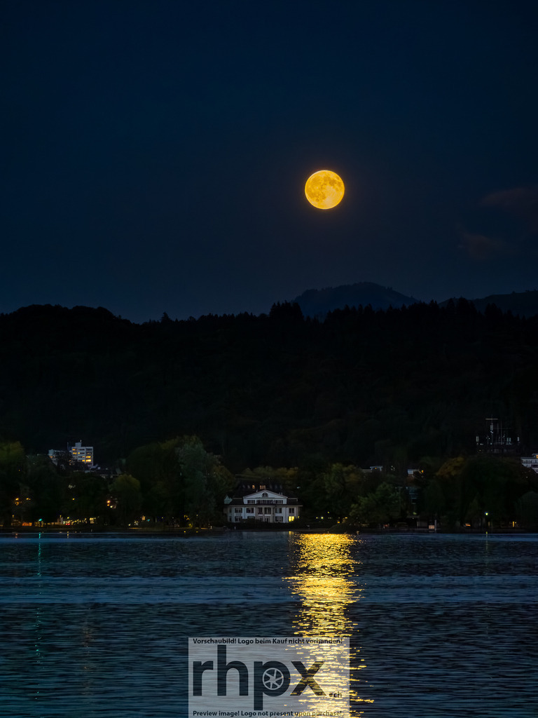 Supermond über Vierwaldstättersee | Stimmungsvolle Fotokunst aus Luzern. Erlebe den Pilatus, den See und die Stadt Luzern in exklusiven Aufnahmen in der Fotogalerie & Shop. - Realisiert mit Pictrs.com