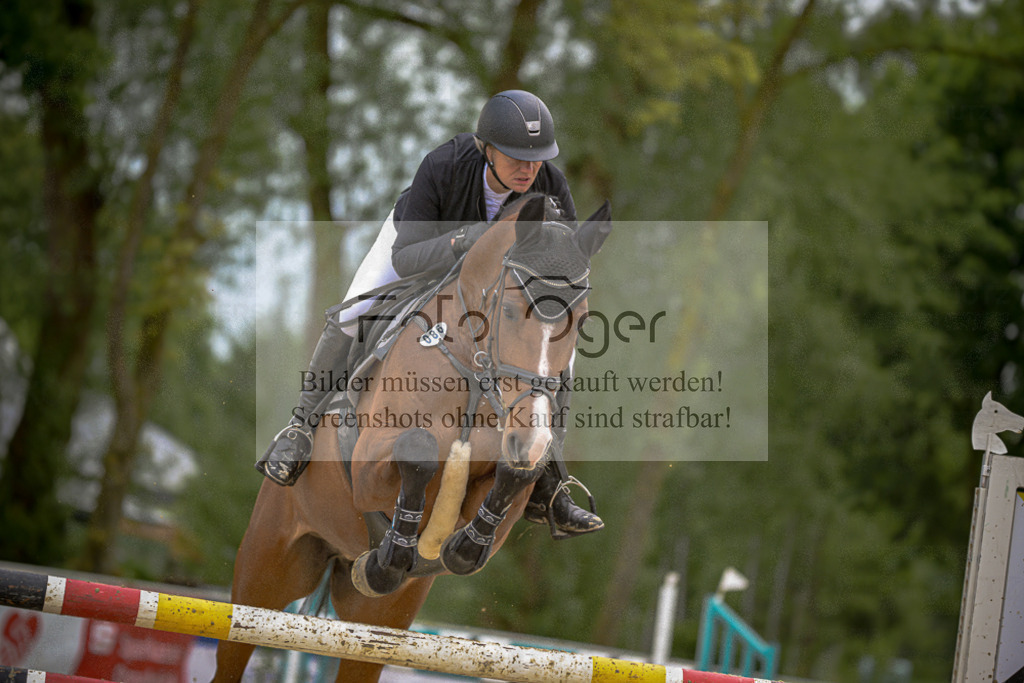20240505-DOS_8433 | Entdecke hochwertige Reitturnierfotos von Foto Oger. Professionell, emotional und authentisch – jetzt Lieblingsmomente im Shop bestellen.Deutschlandweite Turnierfotografie. - Realisiert mit Pictrs.com