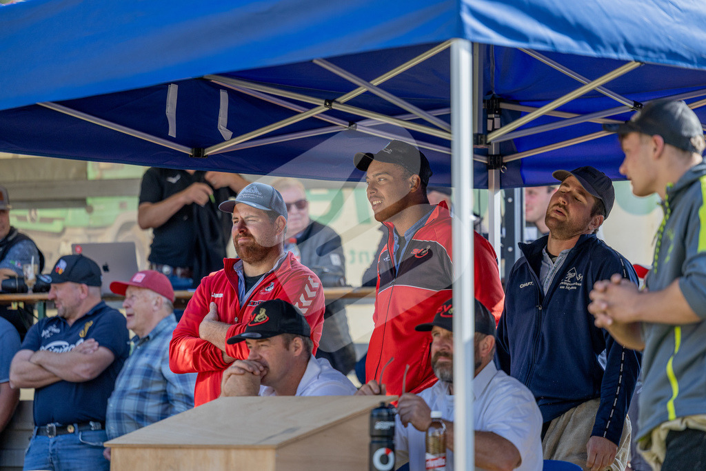 Unteriberg2026_5G_00056 | Die Schwinger des Schwyzer Kantonalen Schwingerverbandes: Fotos, die Dynamik und Leidenschaft festhalten, sowie emotionale Momente aus dem traditionellen Schwingsport zeigen. - Realisiert mit Pictrs.com