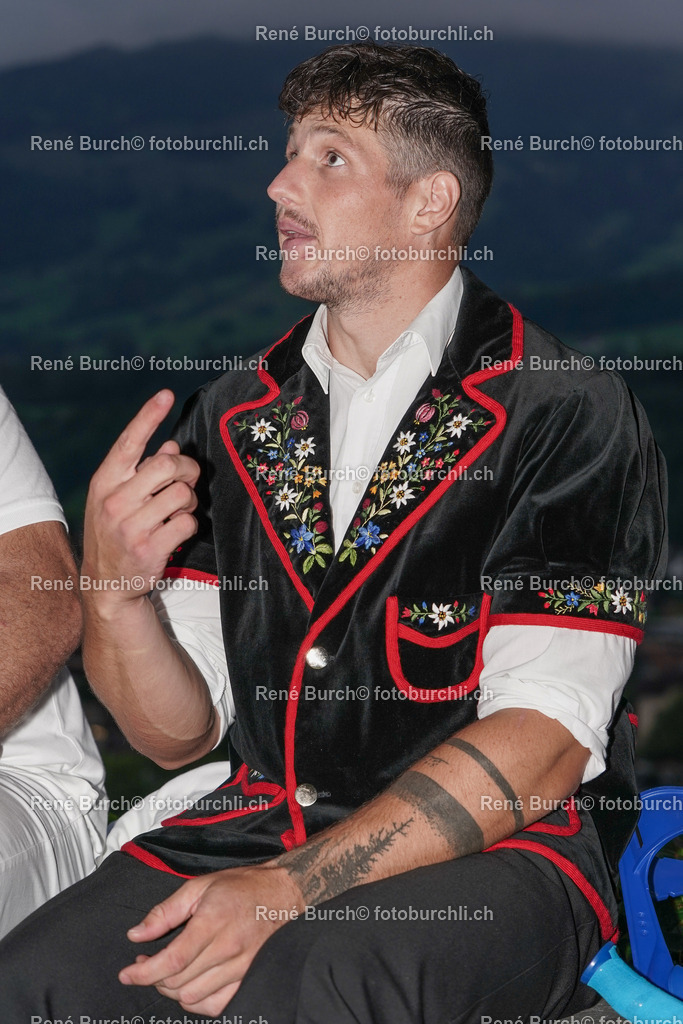 DSC08240-2 | René Burch leidenschaftlicher Fotograf aus Kerns in Obwalden.  Hier finden sie Sport, Landschaft und Natur Fotografie.
 - Realisiert mit Pictrs.com