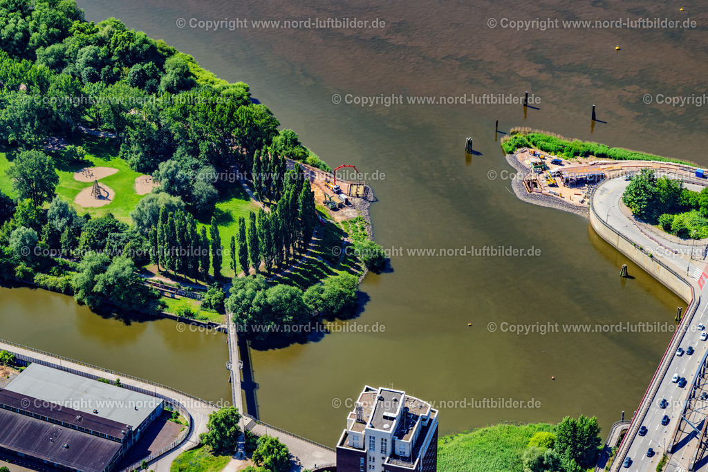 Hamburg_Entenwerder_Brückenbau_Hafencity_ELS_6979200625 | HAMBURG 20.06.2025 Neubau eines Brückenbauwerk entlang der Veddeler Brückenstraße über der Elbe im Ortsteil Rothenburgsort in Hamburg, Deutschland. // New construction of a bridge structure along the Veddeler Brueckenstrasse over the Elbe in the Rothenburgsort district in Hamburg, Germany. Foto: Martin Elsen