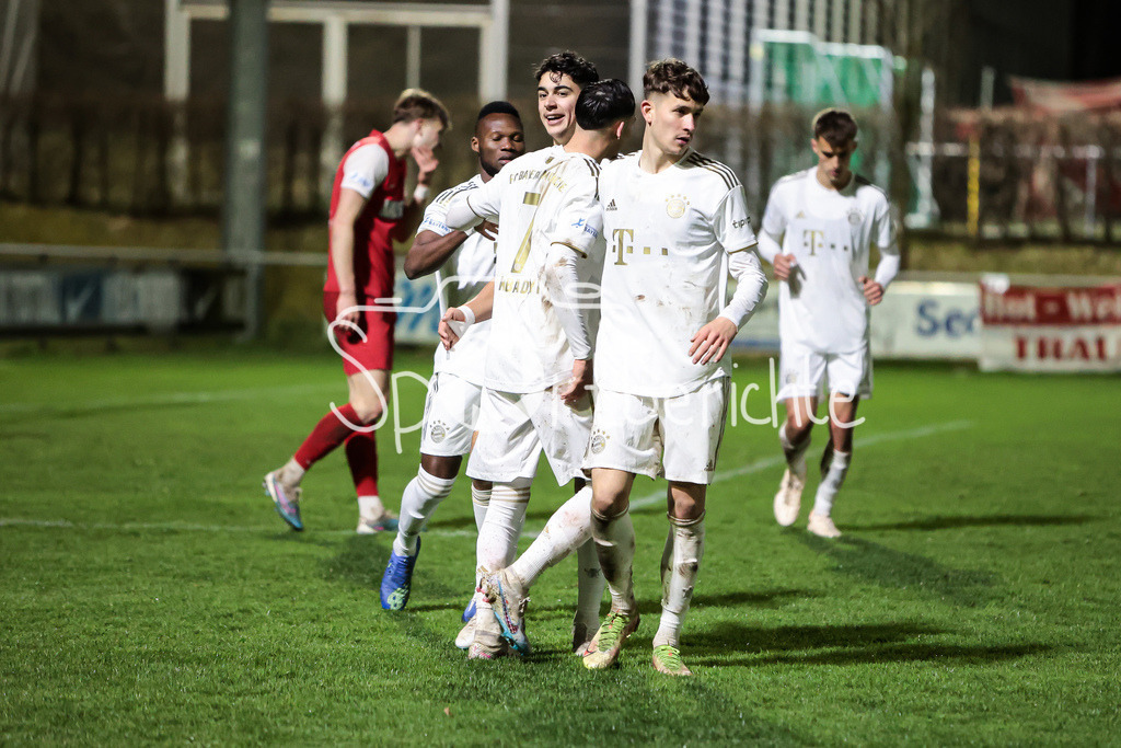 SV Heimstetten - FC Bayern Amateure | Der letzte Jubel der Amateure am heutigen Abend - Der Treffer zum 1-8 durch Yusuf Karhan KABADAYI (FCB #7)