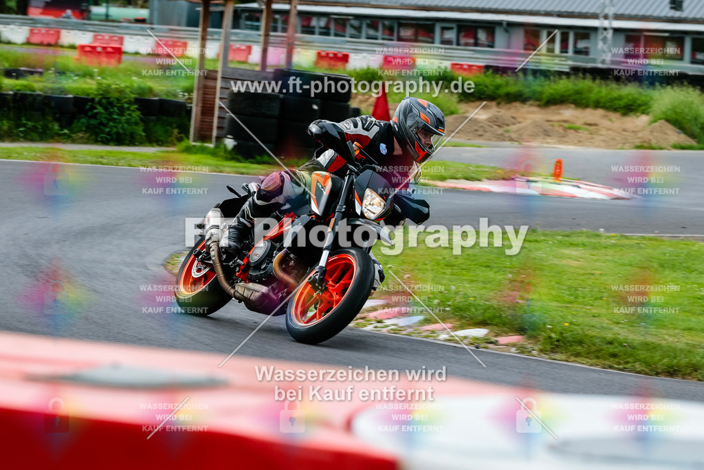 MotoTeamVBK-20076 | Hier findet Ihr Bilder von Touristenfahrten auf der Nürburgring Nordschleife oder von anderen Veranstaltungen die ich besucht habe. Viel Spass beim Durch Schauen 