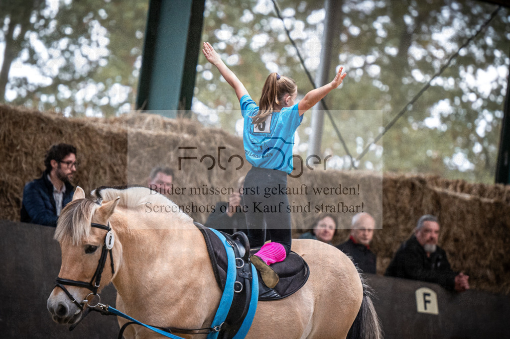 DOS_0193 | Entdecke hochwertige Reitturnierfotos von Foto Oger. Professionell, emotional und authentisch – jetzt Lieblingsmomente im Shop bestellen.Deutschlandweite Turnierfotografie. - Realisiert mit Pictrs.com