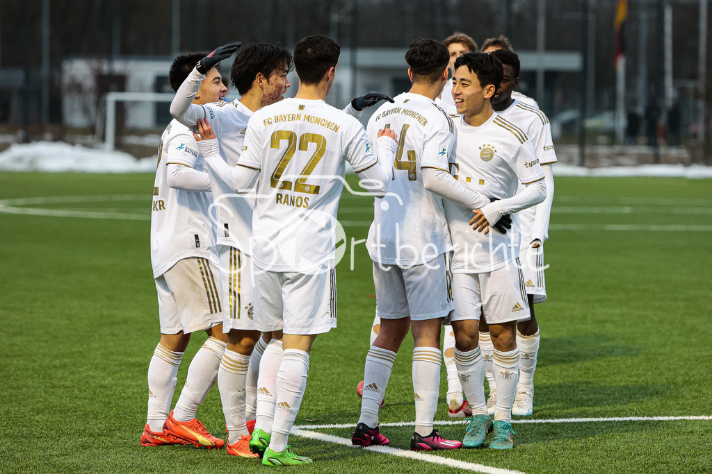 FC Bayern Amateure - Bahlinger SC | Jubel der Amateure nach dem Tor zum 2-0 durch RANOS (FCB #22)
