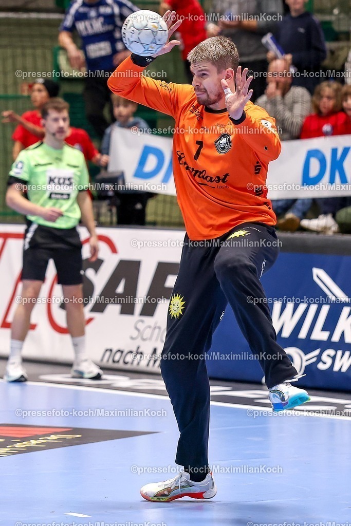 BHC11122501112 | 11.12.2025, Handball, HBL, Bergischer HC - ThSV Eisenach, Unihalle Wuppertal: Torhüter Christopher Rudeck (BHC #01) 