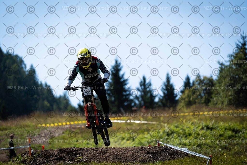 x-186 | mzredits - Realisiert mit Pictrs.com