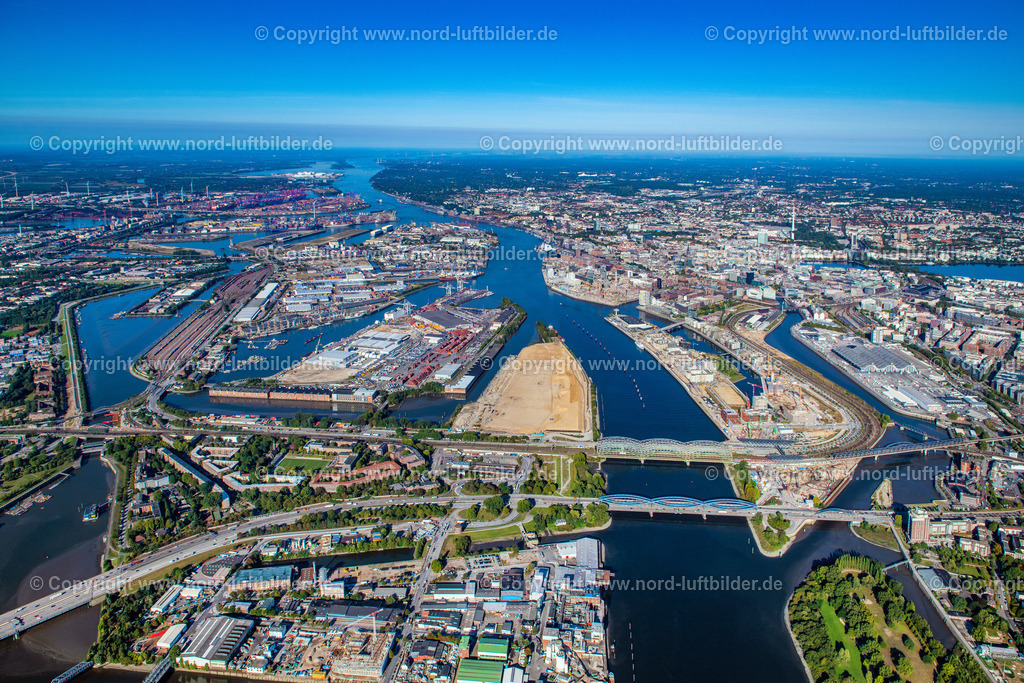 Hamburg_Baakenhafen_Hafencity_ELS_3824220922 | HAMBURG 22.09.2022 Baustellen für Wohn- und Geschäftshäuser im Baakenhafen entlang der der Baakenallee in der HafenCity in Hamburg, Deutschland. Weiterführende Informationen bei: AUG. PRIEN Bauunternehmung (GmbH & Co. KG),  BVE Bauverein der Elbgemeinden eG,  Baugenossenschaft Hamburger Wohnen eG,  HafenCity Hamburg GmbH,  Johann Daniel Lawaetz-Stiftung,  Richard Ditting GmbH & Co. KG,  bof architekten,  florian krieger - architektur und städtebau gmbh. // Construction sites for residential and commercial buildings in the Baakenhafen along the Baakenallee in HafenCity in Hamburg, Germany. Further information at: AUG. PRIEN Bauunternehmung (GmbH & Co. KG),  BVE Bauverein der Elbgemeinden eG,  Baugenossenschaft Hamburger Wohnen eG,  HafenCity Hamburg GmbH,  Johann Daniel Lawaetz-Stiftung,  Richard Ditting GmbH & Co. KG,  bof architekten,  florian krieger - architektur und staedtebau gmbh. Foto: Martin Elsen