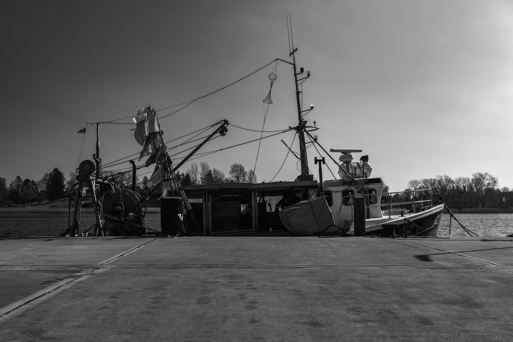 2025_03_28_OSTSEE-KAPPEL+MASSHOLM+QUERN_MCP7766 sw | Hochwertig gedruckte Fotografien für die Wand, als Kalender und zum Verschenken. Hamburg & Norddeutschland und überall wo ich mit der Kamera unterwegs war.
