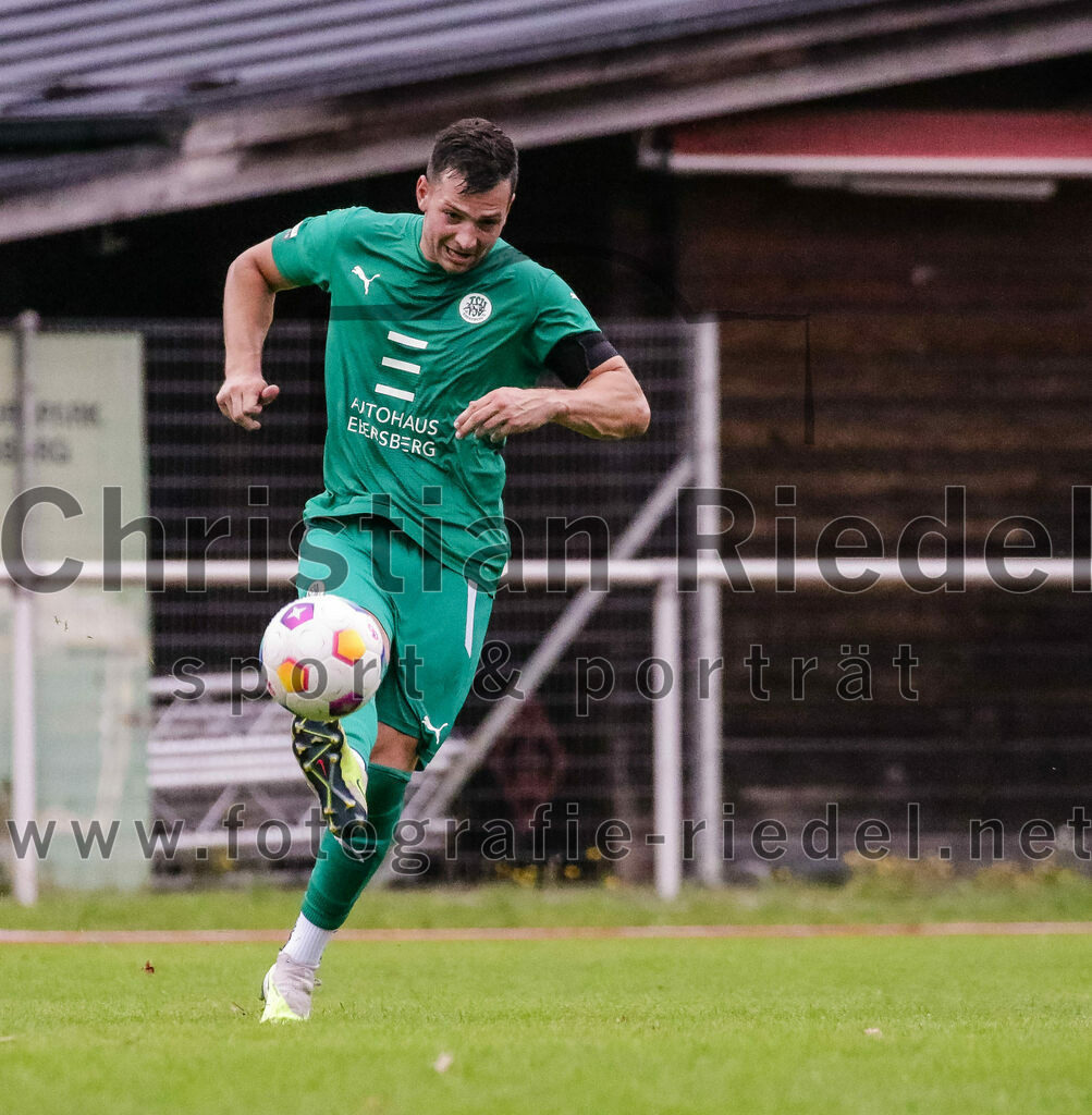 2023-08-26_109_TSV_Ebersberg_gegen_TSV_Oberpframmern | Ebersberg, Deutschland, 26.08.2023:
Fußball, Kreisliga 2023 / 2024, 2. Spieltag, TSV 1877 Ebersberg gegen TSV Oberpframmern, Endergebnis: 5:1

Maximilian Volk (TSV 1877 Ebersberg, #10)

Foto: Christian Riedel / fotografie-riedel.net