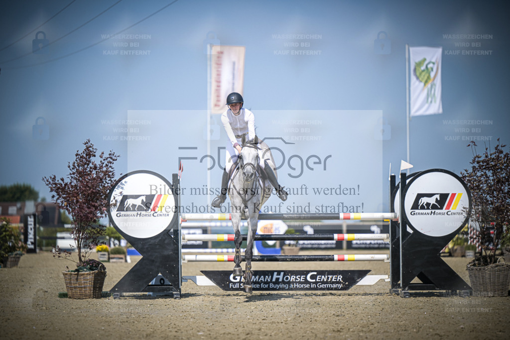 DOS_1850 | Entdecke hochwertige Reitturnierfotos von Foto Oger. Professionell, emotional und authentisch – jetzt Lieblingsmomente im Shop bestellen. - Realisiert mit Pictrs.com