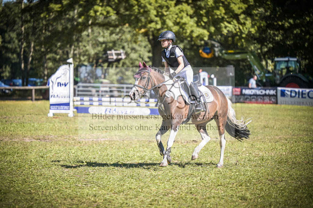 DOS_0547 | Entdecke hochwertige Reitturnierfotos von Foto Oger. Professionell, emotional und authentisch – jetzt Lieblingsmomente im Shop bestellen.Deutschlandweite Turnierfotografie. - Realisiert mit Pictrs.com
